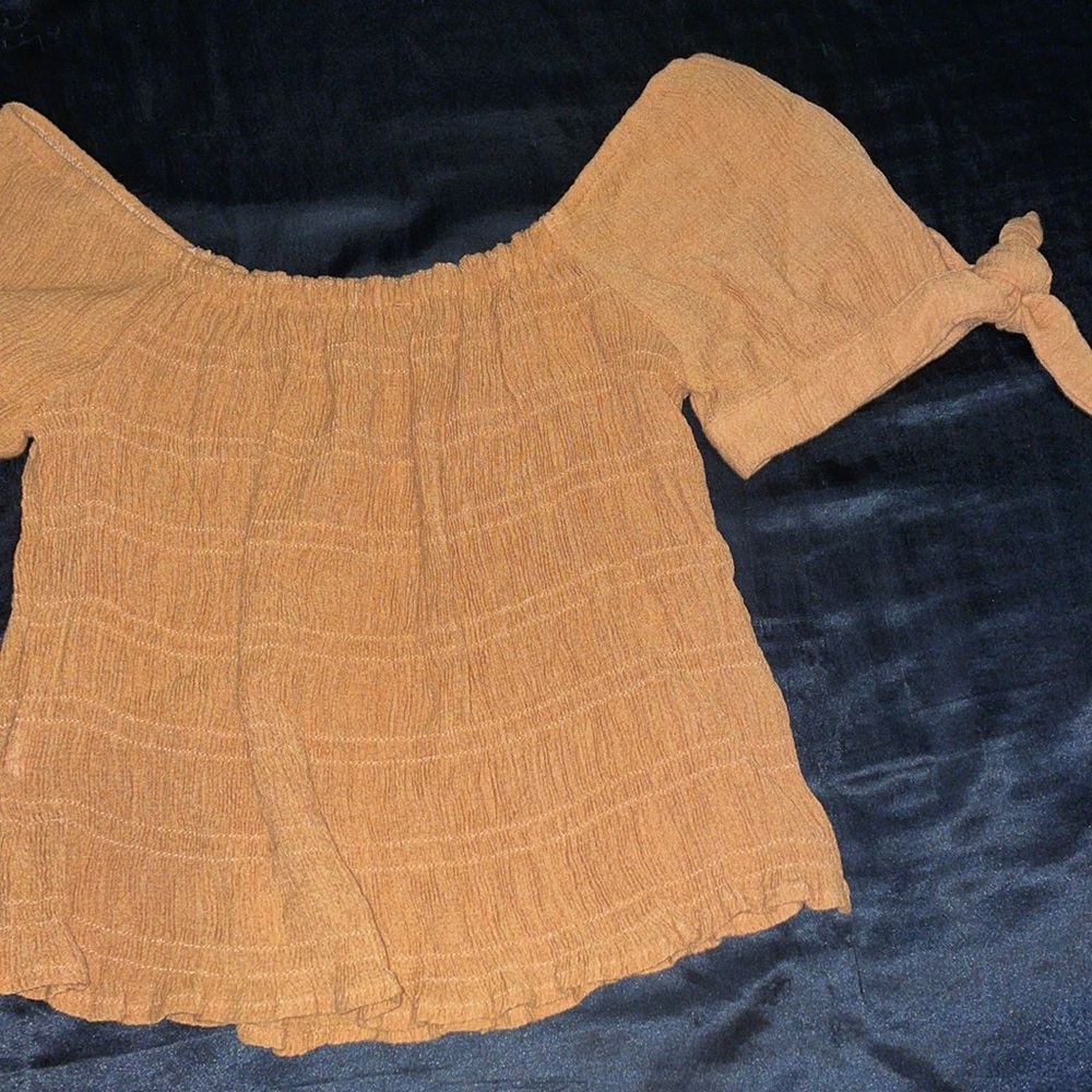 ~ 𝒸𝓊𝓉ℯ 𝓈𝒽ℴ𝓊𝓁𝒹ℯ𝓇 𝒸𝓇ℴ𝓅 𝓉ℴ𝓅 𝒷𝓁ℴ𝓊𝓈ℯ ~ - Picture 2 of 3